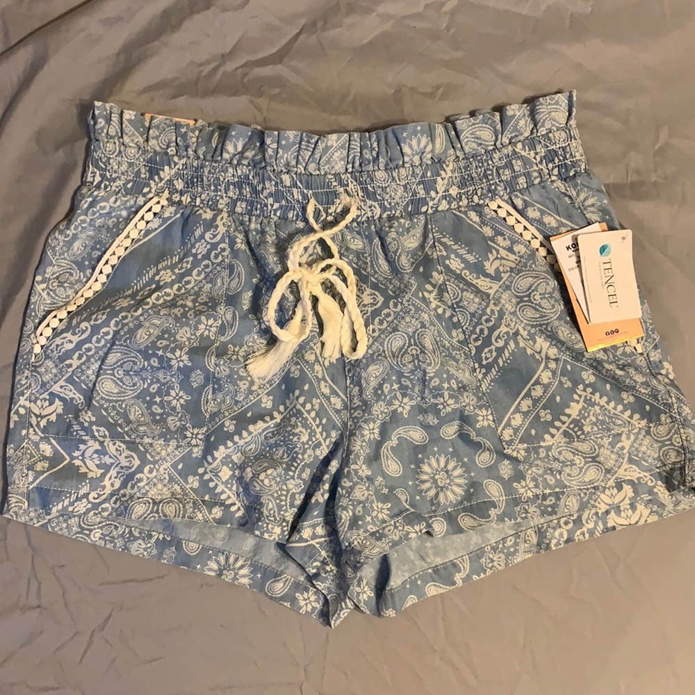 Drawstring shorts